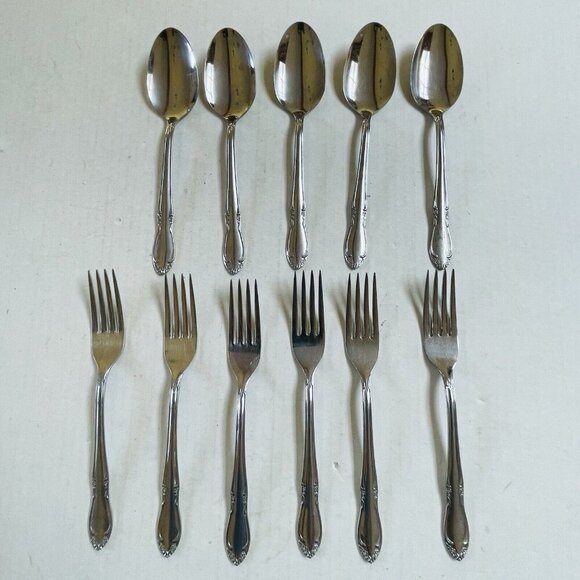 Oneida Chateau Stainless Steel Forks Spoons 11 pieces Flatware Replacement - Picture 1 of 6